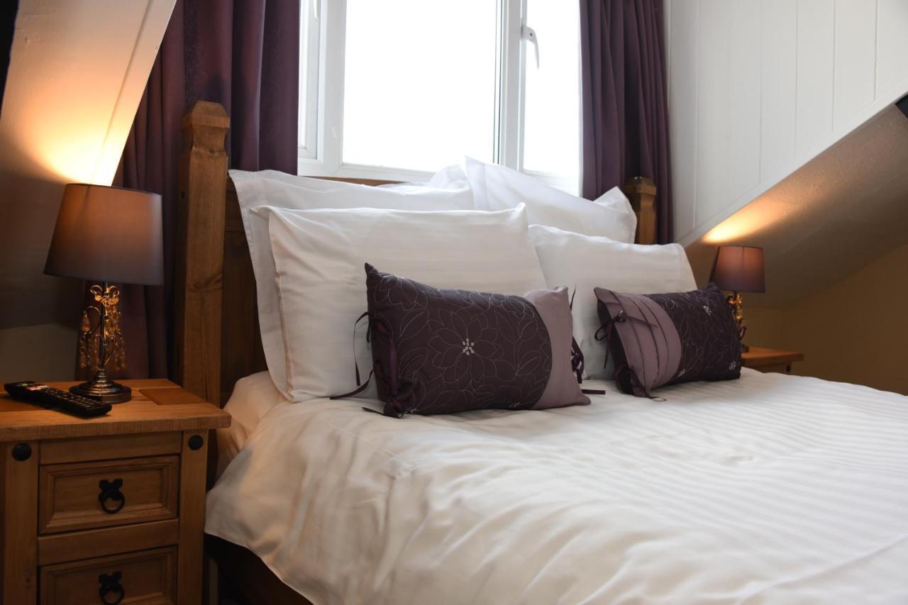 The Llanelwedd Arms Hotel Builth Wells Extérieur photo